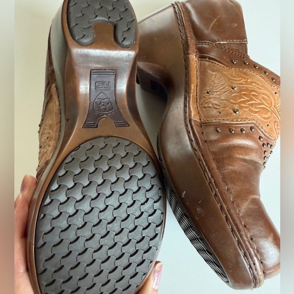 Ariat Clogs Ashland Tooled Leather Platform Studded Cognac Brown Tan Women’s 8 - Picture 6 of 9